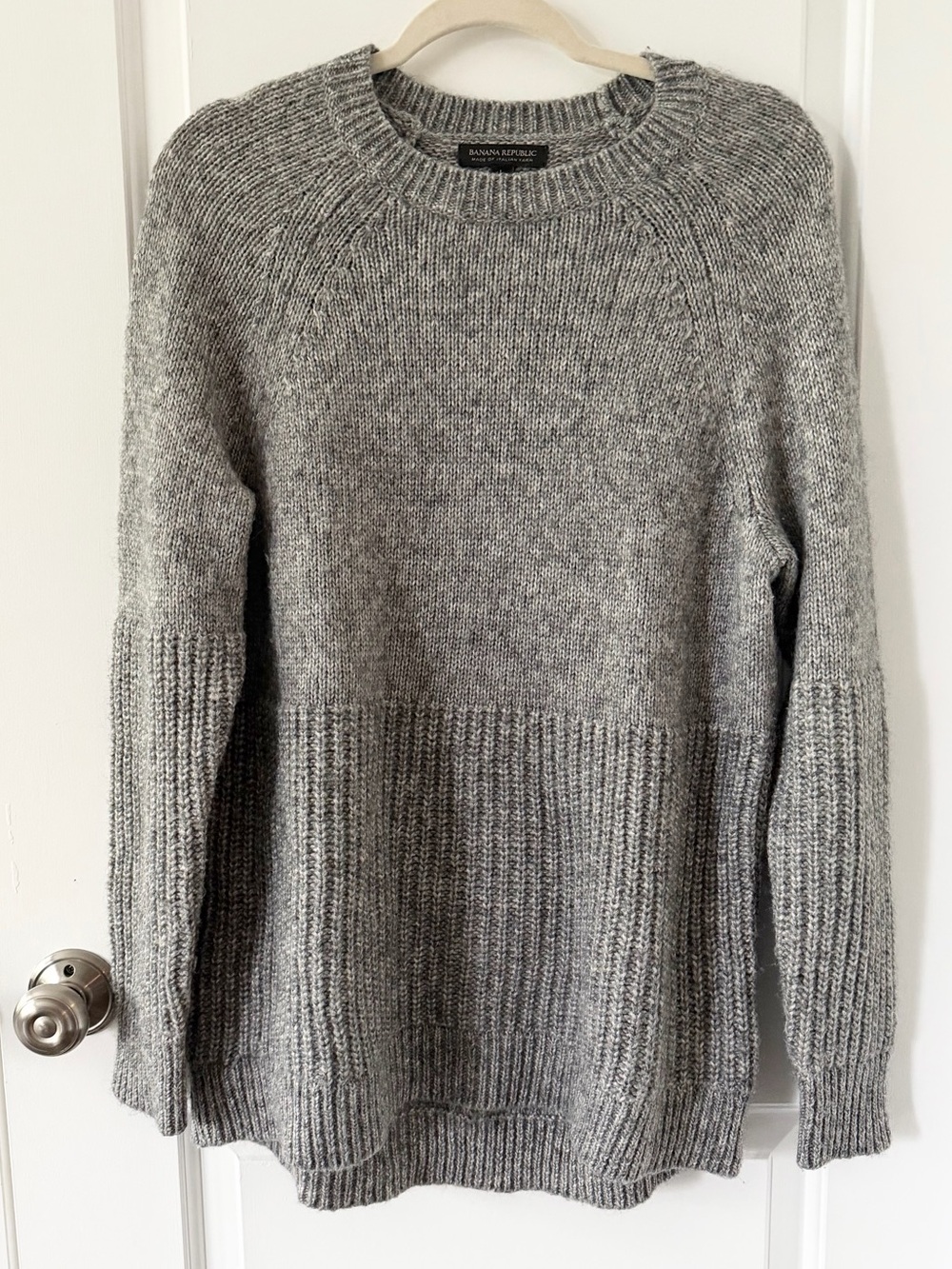 Banana Republic Grey Italian wool-blend sweater shakers-knit texture hi-low hem